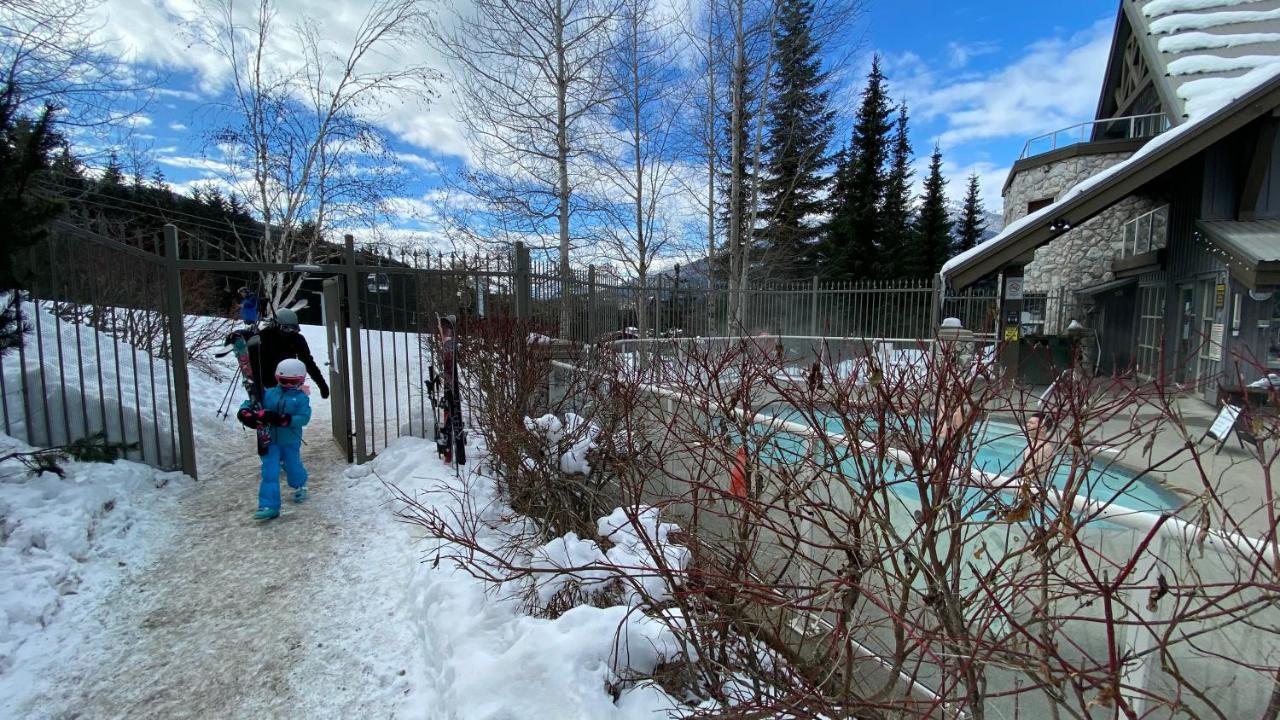 Aspens On The Mountain Ski In Out Whistler Bagian luar foto